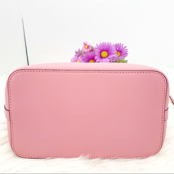 📌CLOSING SALE📌MICHAEL KORS BUCKET MESSENGER BAG - Picture 6 of 8